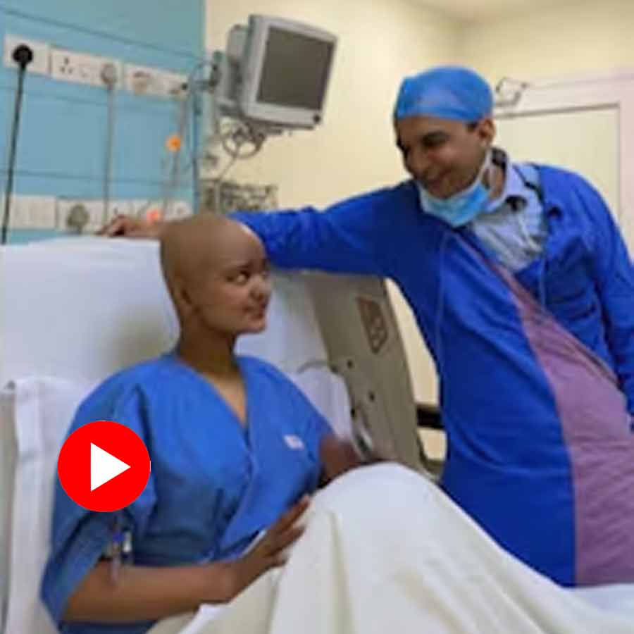 Video shows Cancer patient girl making reel in hospital bed, Internet praises