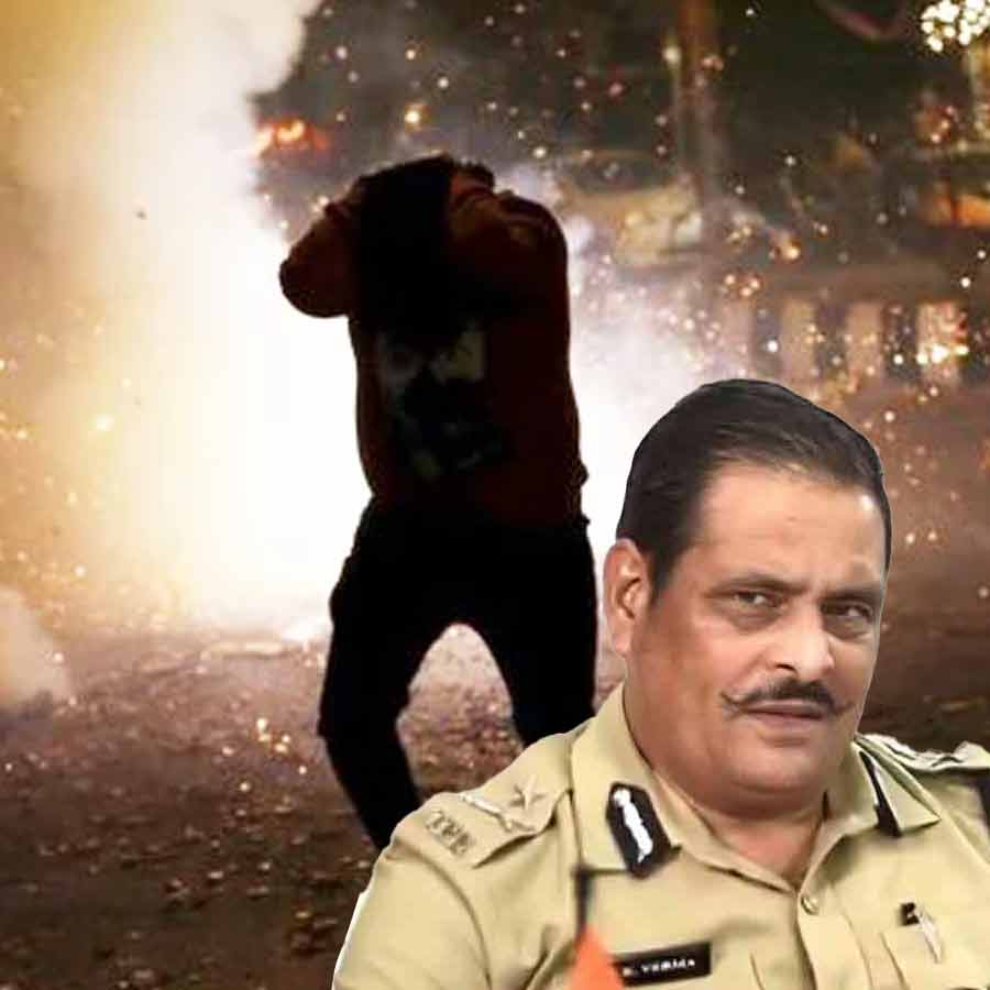 Kolkata Police Commissioner Manoj Verma called a meeting to control noise and law and order during Kali Puja and Diwali dgtl