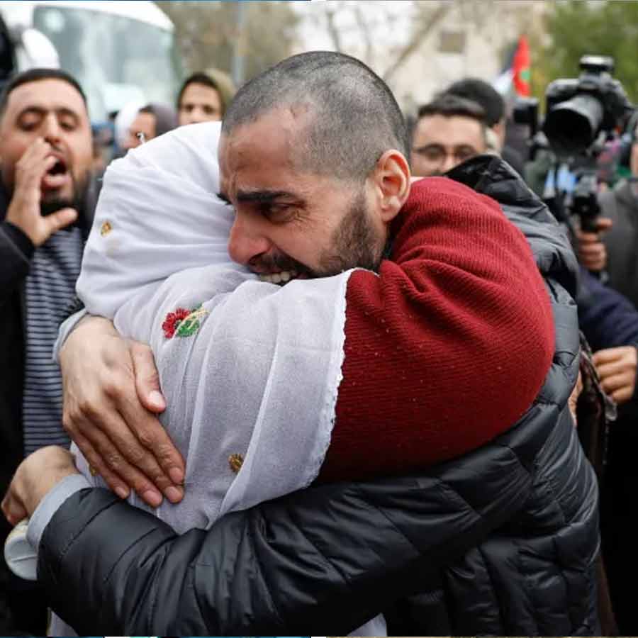 Israeli hostages freed by Hamas after two Years amid massive cheers in Tel Aviv dgtl