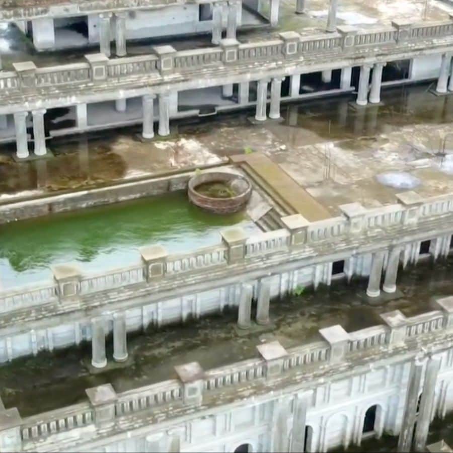 কিন্তু খোদ নির্মাতা কেন এত বছর ধরে এর উদ্দেশ্য গোপন রেখেছেন, তা নিয়ে কৌতূহলের শেষ নেই। 