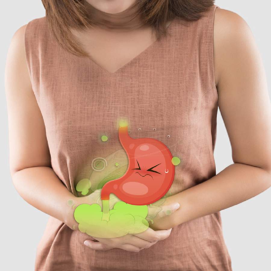 Long hour fasting to having a large meal for dinner, here are a few Indian habits that can lead to bloating dgtl