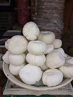 মানকর ছাড়াও নদীয়া, মুর্শিদাবাদ, বীরভূমের নানা গ্রামে কুটির শিল্পের পর্যায়ে পৌঁছে গিয়েছে কদমা তৈরি। 