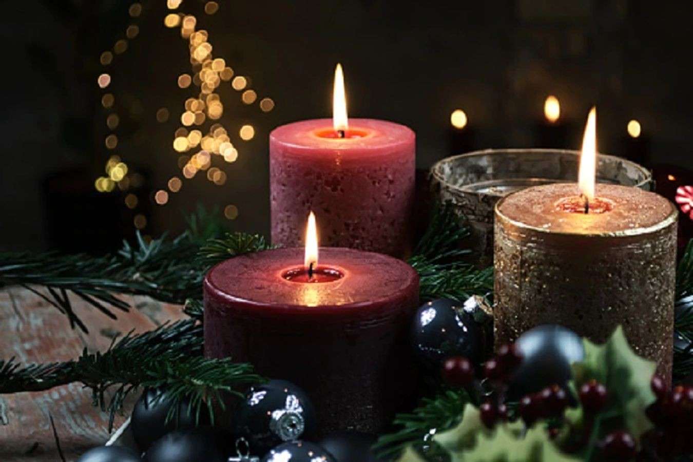 মোম ভরা পাত্রটি এ বার ঠান্ডা জায়গায় রেখে দিন। ৪ থেকে ৫ ঘণ্টা বা তার বেশি সময় দিন। মোম শক্ত হয়ে জমাট বাঁধলেই বাতি তৈরি!