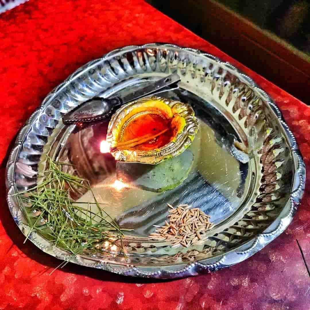 আর মাত্র কয়েকটি দিনের অপেক্ষা। কালীপুজোর পর পরই ভাই-বোনের সম্পর্ককে উদ্‌যাপন করতে আসছে ভাইফোঁটা। এই বিশেষ দিনে ভাইয়ের মঙ্গলকামনা, উপহার দেওয়া নেওয়ার পাশাপাশি, নিজে রেঁধে চমকে দিন তাঁকে। 