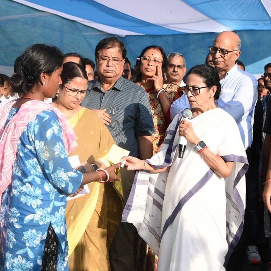 CM Mamata Benerjee visits affected areas in Nagrakata, says Bhutan should pay compensation to the victims of North Bengal flood dgtl