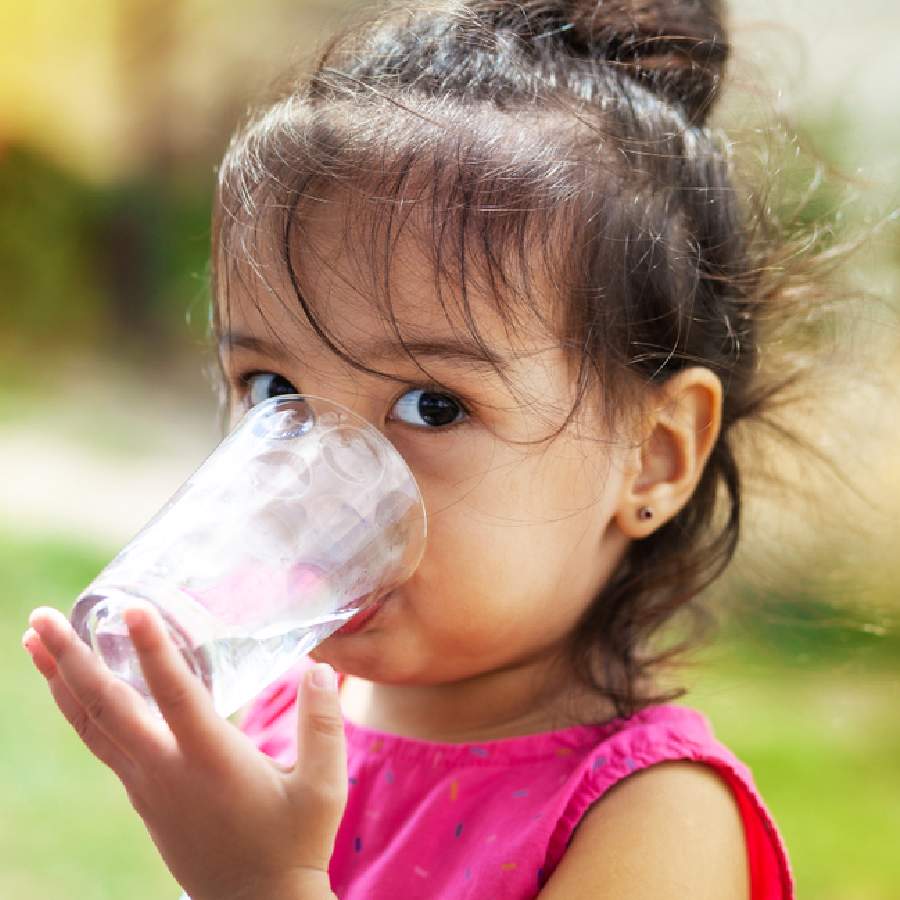 Tricks you should follow to get your child to drink sufficient water dgtl