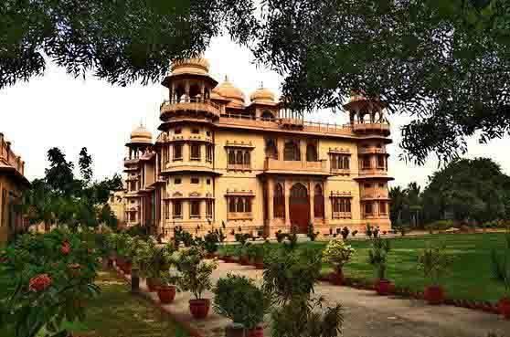  না, কলকাতা নয়, এই ঘটনা পাকিস্তানের করাচি শহরের। 