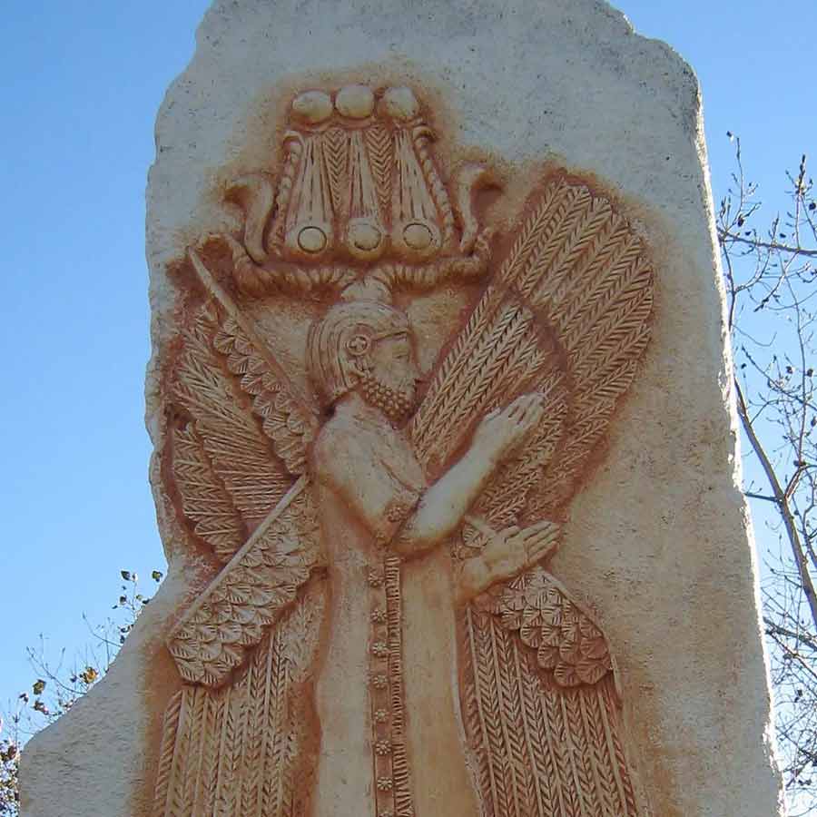 Who was Cyrus the Great depicted to US President Donald Trump by Israel 