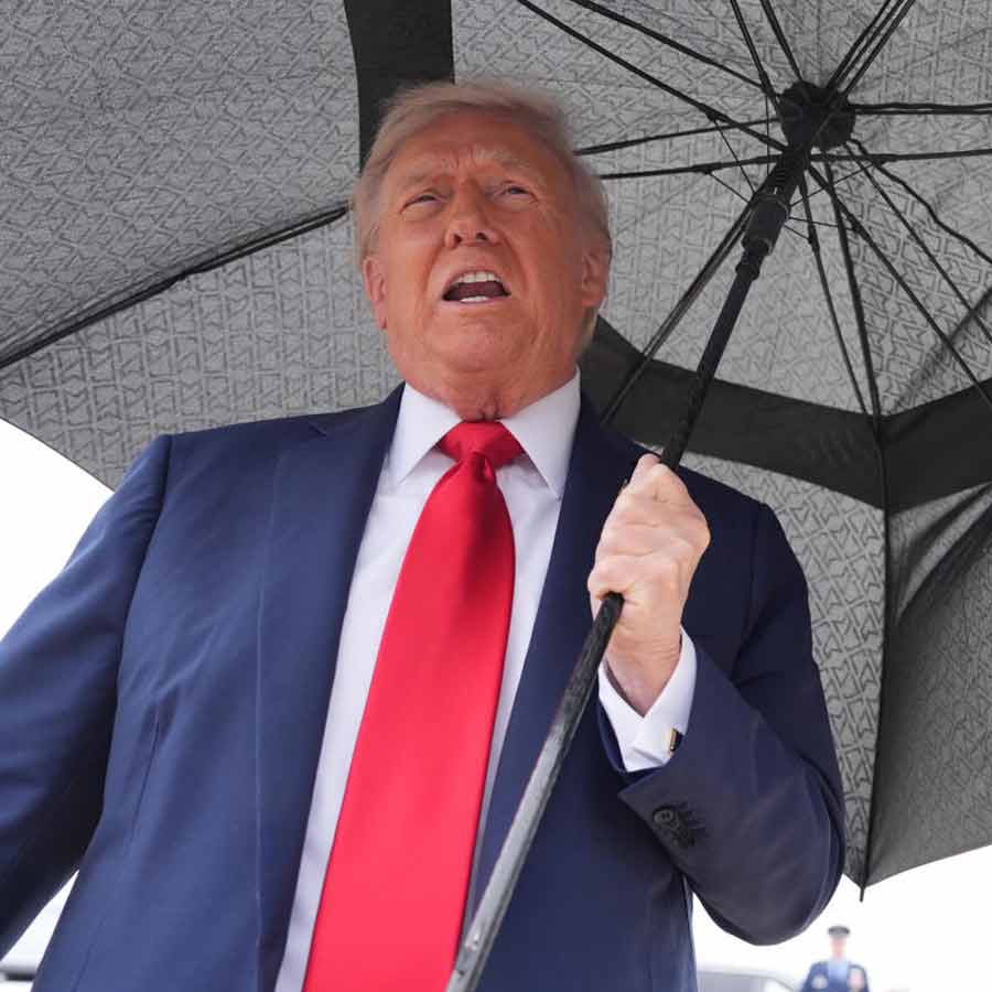 Who was Cyrus the Great depicted to US President Donald Trump by Israel 