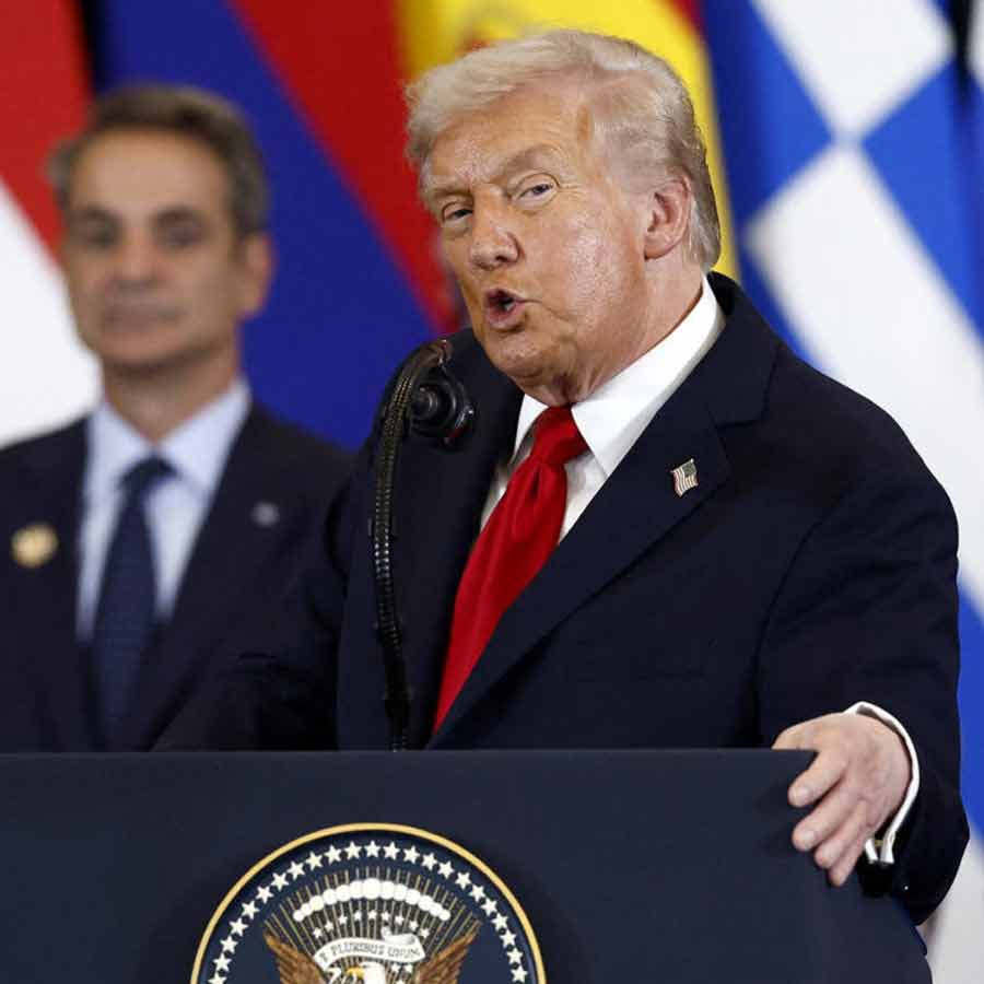 Who was Cyrus the Great depicted to US President Donald Trump by Israel 