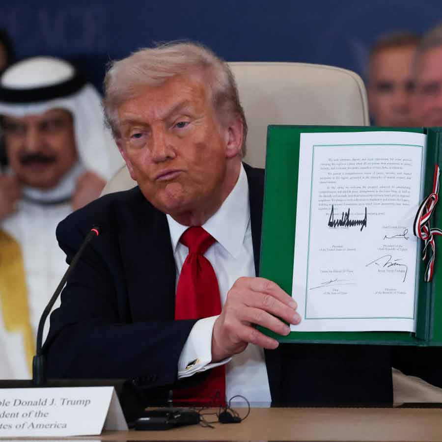 Who was Cyrus the Great depicted to US President Donald Trump by Israel 