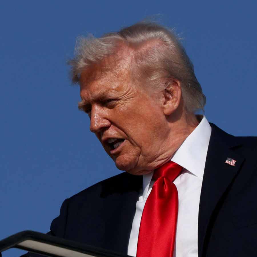 Who was Cyrus the Great depicted to US President Donald Trump by Israel 