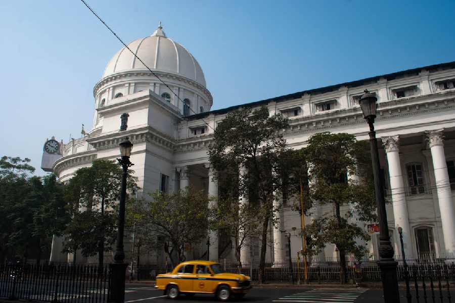 জিপিও-কে কী করে বাদ রাখা যায়? পায়ের শব্দ, ফিসফিস করে কথা বলার শব্দ থেকে আচমকা ঠান্ডা বাতাস, সহ ছায়া দেখা গিয়েছে এই বাড়িতে। 