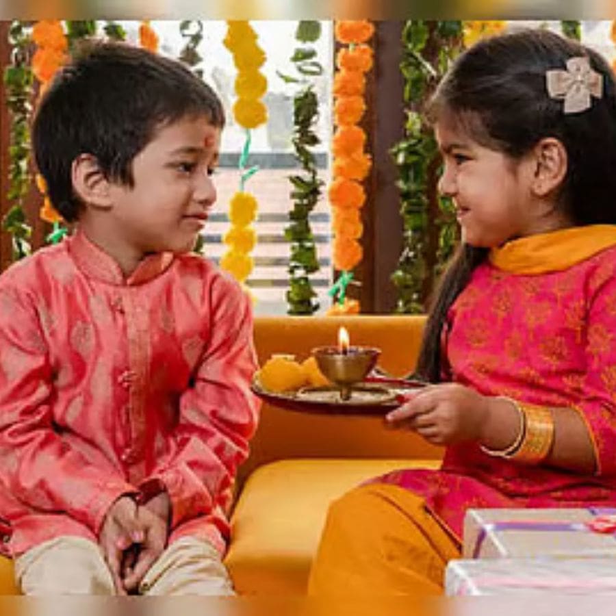 Buy these gifts for brothers and sisters under rs 200 for bhai dooj 2025 dgtl