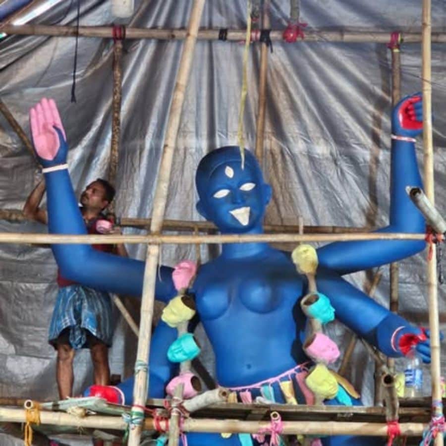 এখানেই যেন লুকিয়ে আছে নব রবিন সঙ্ঘের আসল প্রাণ।