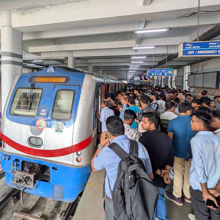 Service dispute again in blue line in Kolkata Metro on Wednesday