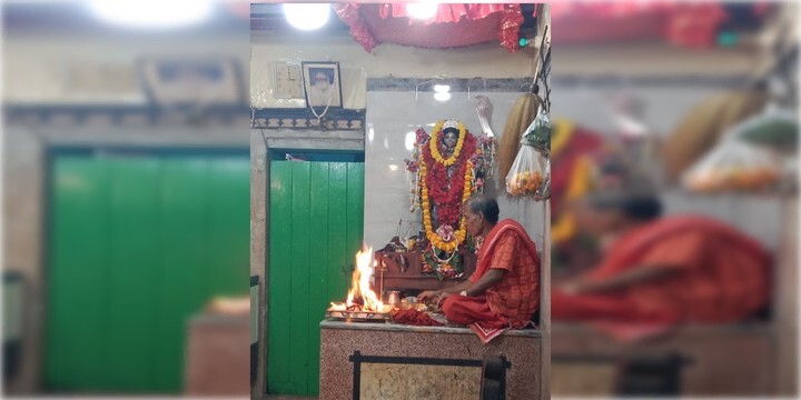 দক্ষিণ কলকাতায় আজও রয়েছে ‘গোপাল পাঁঠা’র মাংসের দোকান। তাঁর শুরু করা নিয়ম-রীতি যেখানে আজও নিষ্ঠাভরে পালন করেন তাঁর উত্তরসূরিরা। 