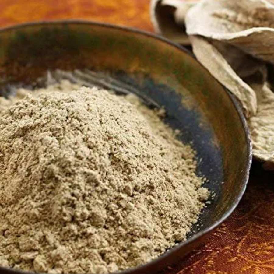 এ ছাড়া মশলায় লাগবে আমচুর পাউডার, ধনে গুঁড়ো, লাল লঙ্কা গুঁড়ো, হলুদ গুঁড়ো, কালো জিরে, শুকনো লঙ্কা, আদা বাটা। 