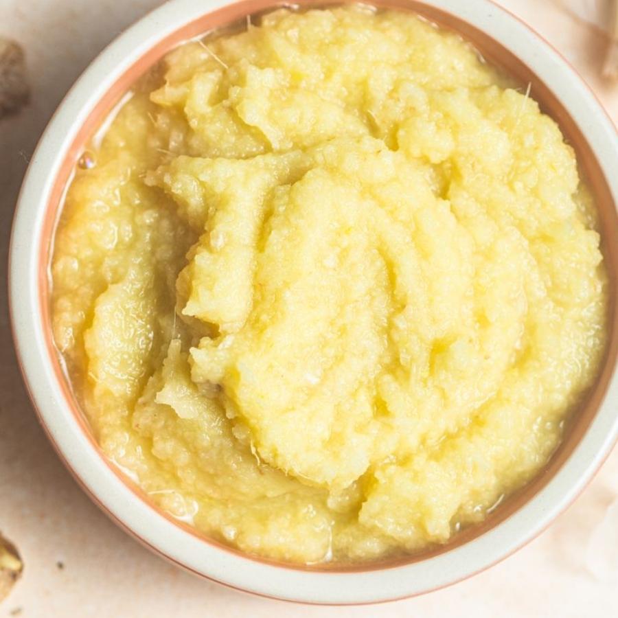 কষানোর পর আধ চামচ আদা বাটা দিয়ে দিন। আবার ভাল করে নাড়তে থাকুন। 