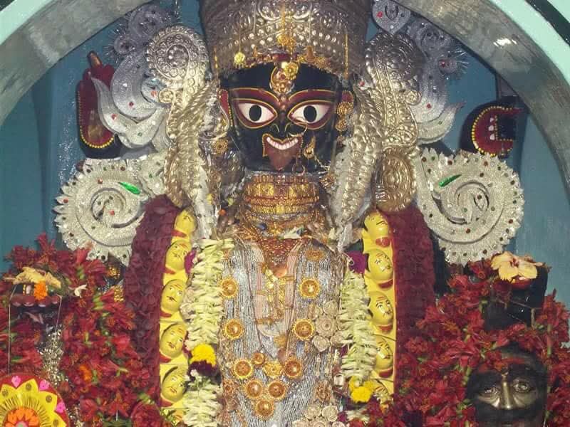 স্বপ্নাদেশে যেন মেয়েটি নির্দেশ দিচ্ছে পঞ্চমুণ্ডির আসনে দীপান্বিতা অমাবস্যার দিন তার পুজো করতে। সেই শুরু… 