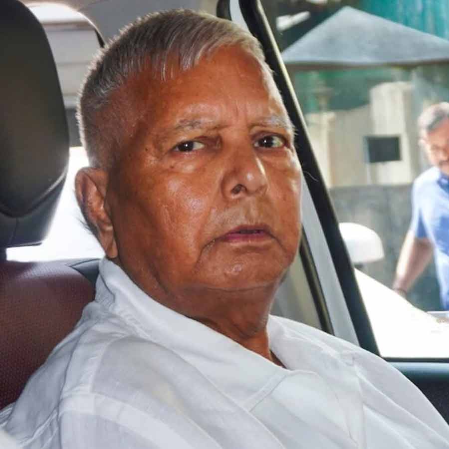 Lalu Prasad Yadav and his family allegedly charged in IRCTC Hotel corruption amid Bihar assembly election, know the scam 