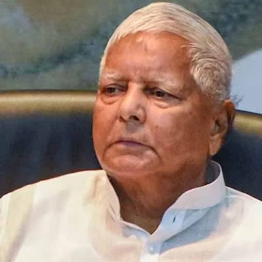 Lalu Prasad Yadav and his family allegedly charged in IRCTC Hotel corruption amid Bihar assembly election, know the scam 