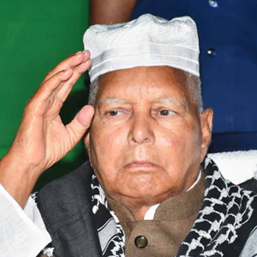 Lalu Prasad Yadav and his family allegedly charged in IRCTC Hotel corruption amid Bihar assembly election, know the scam 