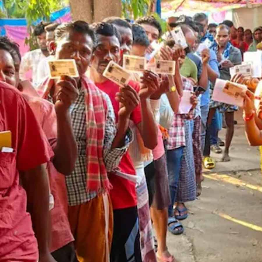 Lalu Prasad Yadav and his family allegedly charged in IRCTC Hotel corruption amid Bihar assembly election, know the scam 