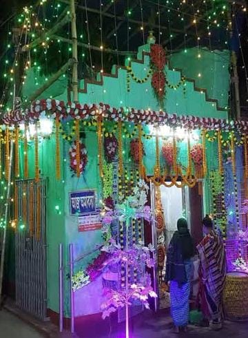 শহরের প্রাচীন মন্দিরগুলির মধ্যে কাঁথকালীর মন্দির অন্যতম। 