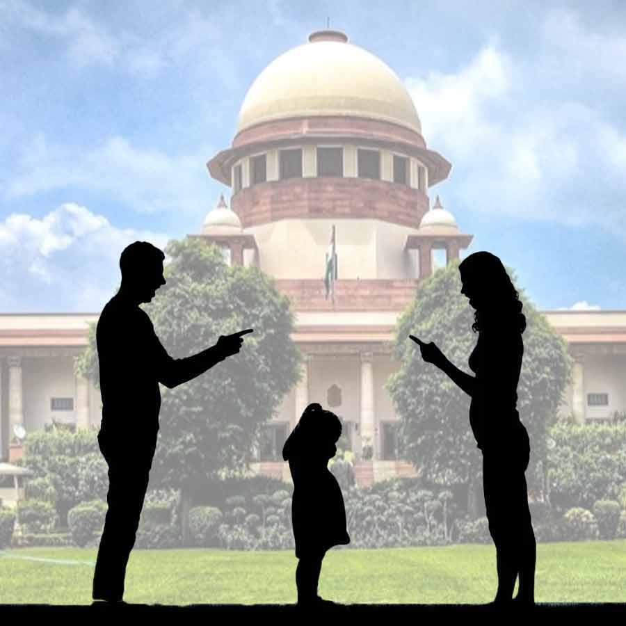 দাম্পত্য কলহের মামলা মিটিয়ে নেওয়ার জন্য পরামর্শ দিল সুপ্রিম কোর্ট।