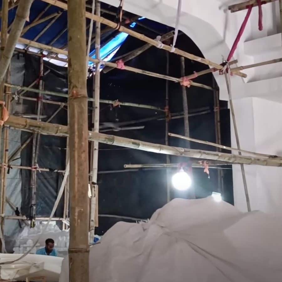 তবে চমক এখানেই শেষ নয়। দেবীপ্রতিমা তৈরি হবে সম্পূর্ণ ধানের শীষ দিয়ে। 