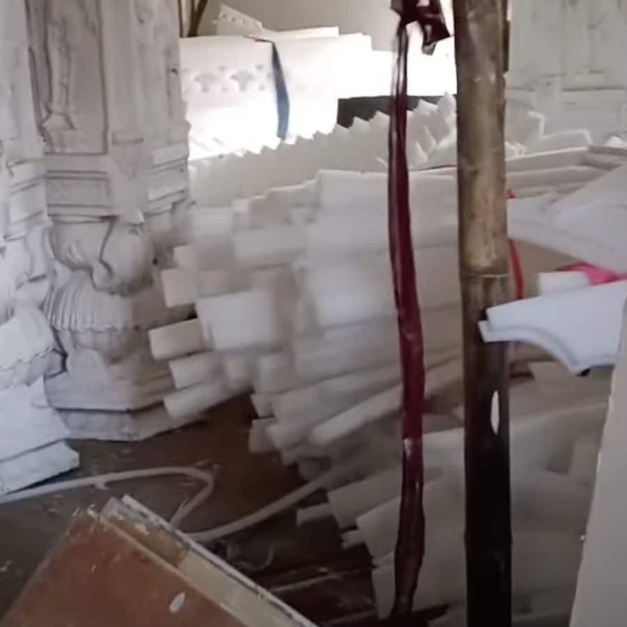 এখন শুধু সেই দিনের অপেক্ষা, যখন দেবী কালী তাঁর অলৌকিক রূপে ধরা দেবেন ধূপগুড়ির এই মণ্ডপে। (এই প্রতিবেদনটি ‘আনন্দ উৎসব’ ফিচারের একটি অংশ)।