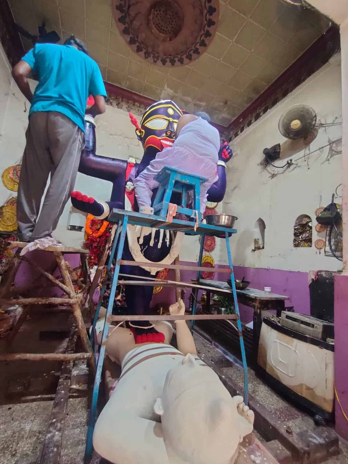 সেটা শুনে ভাস্কর পন্ডিত বলে ওঠেন, 'মা-ই তো কালী হ্যায়।' সেই থেকেই এটি লোকমুখে ‘মাইতো কালী’ নামে প্রচার পায়। 