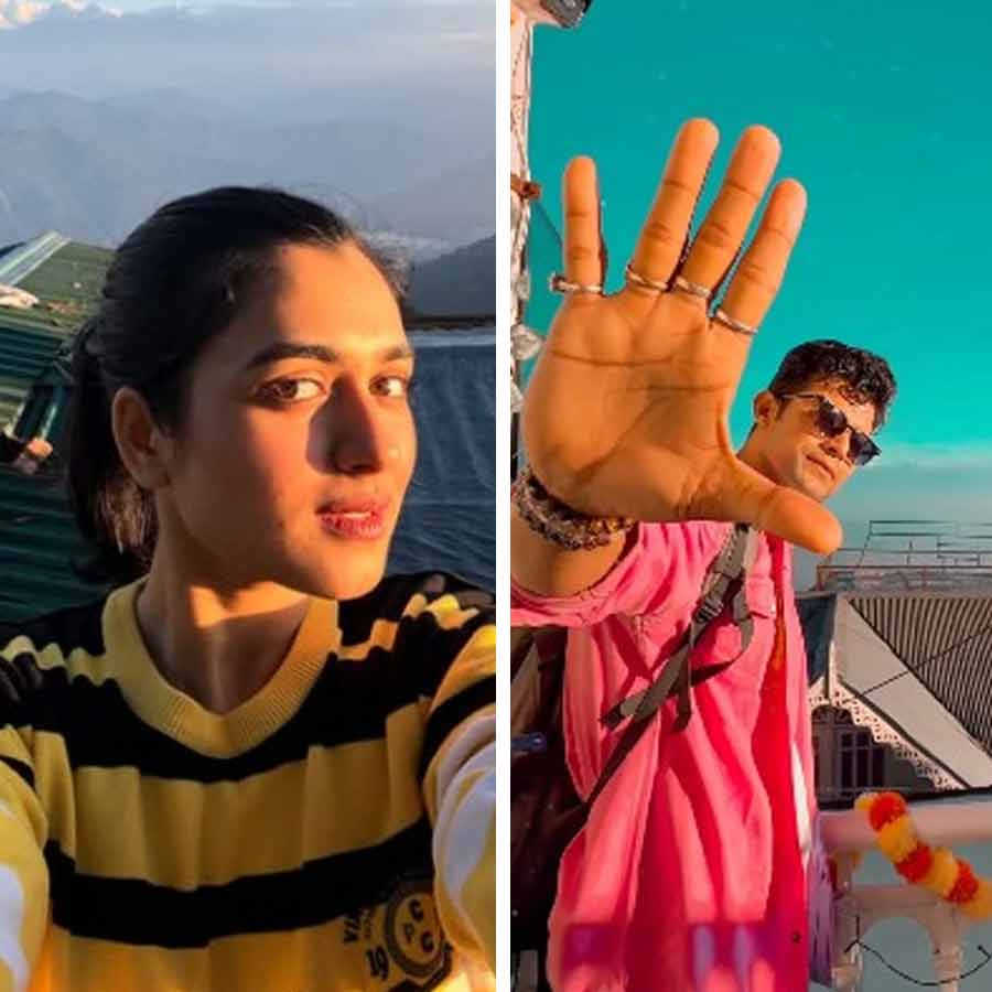 speculations are Actor Ranojoy Bishnu and Shyamoupti Mudly are holidaying in Darjeeling dgtl