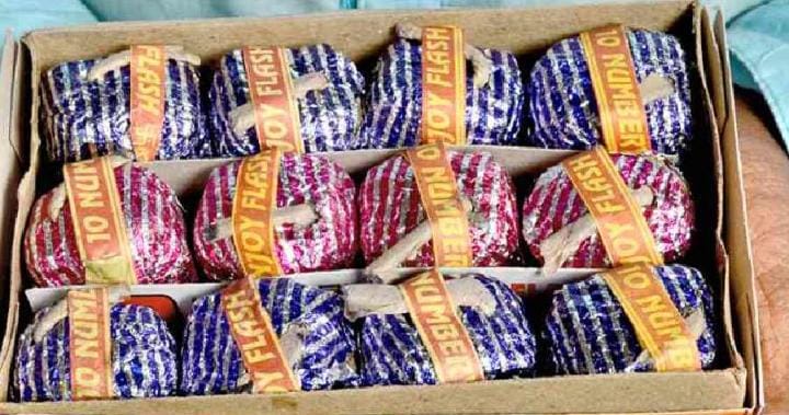 চেনা মানুষজন তাঁকে 'বুড়ীমা' বলে ডাকত। লোকমুখে ছড়িয়ে গিয়েছিল। সেই 'বুড়ীমা' নামেই তিনি বাজি বাজারে হয়ে ওঠেন সেরা ব্র্যান্ড। ‘বুড়ীমা ফায়ার ওয়ার্কস’। সব চেয়ে জনপ্রিয় ‘বুড়ীমার চকলেট বোম’।