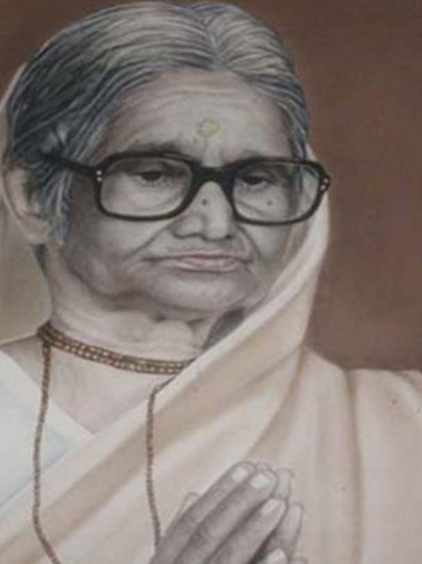 বয়সের মাপকাঠিতে বৃদ্ধা হলেও সেই অঙ্কে বুড়ীমাকে কখনই মাপা যায়নি। যে কোনও কাজ শুরুর আগেই নিজেই শিখে নিতেন তার খুঁটিনাটি। তাঁর শেখার পরিধি ও আগ্রহ ছিল বিশাল। কাজের প্রতি নিষ্ঠা আর জেদের কারণে জীবনে যাতেই হাত দিয়েছেন তাতেই সফল হয়েছেন।