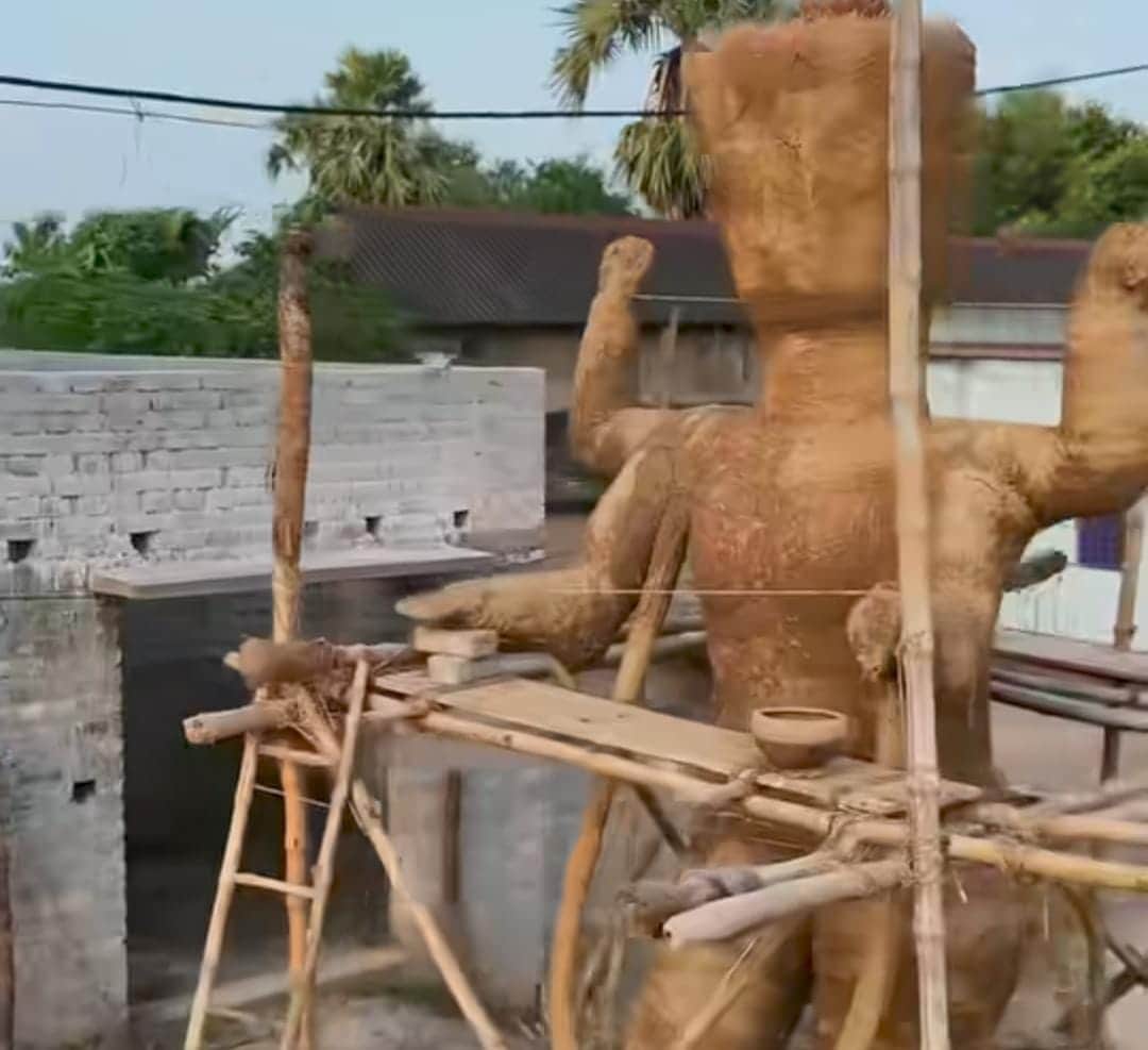 এর পরেই তকিপুরের বড় মার গুণকীর্তন ছড়িয়ে পড়ে শহরের বিভিন্ন প্রান্তে।  