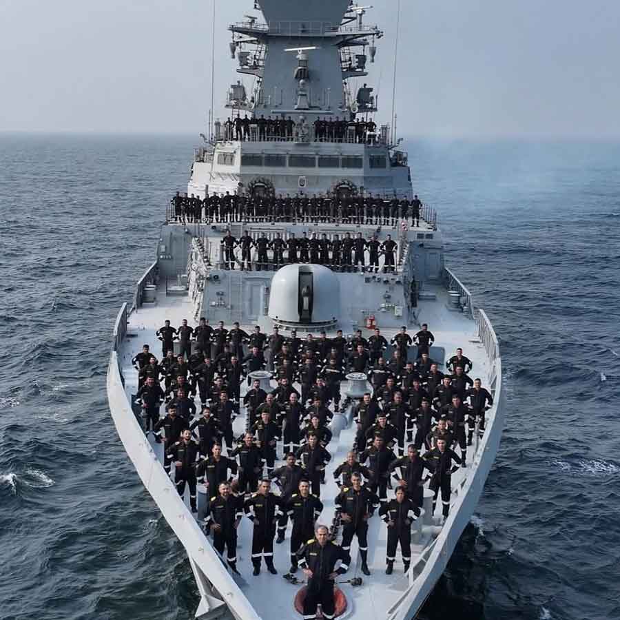 India will build country's first Electric warship with partnership of Rolls-Royce 