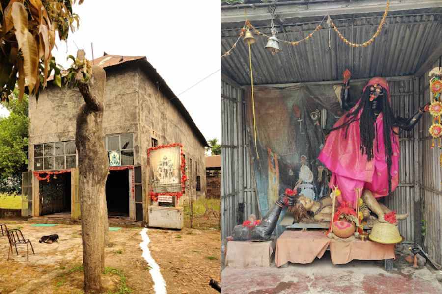 মূল মন্দির চত্বরে আরও একটি ছোট মন্দির রয়েছে। সেটি 'ছোট মা'-র মন্দির নামে পরিচিত। কালীপুজোর আবহে চাইলে আপনিও এই মন্দিরে এসে পুজো করে যেতে পারেন।  (এই প্রতিবেদনটি ‘আনন্দ উৎসব’ ফিচারের একটি অংশ।)