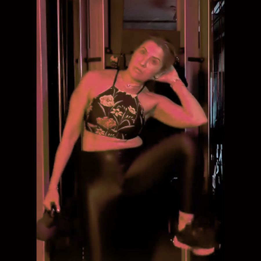 ইয়াসমিনের ব্যায়ামের ঝলক।