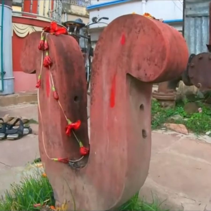  বলা হয়, এক সময়ে নাকি শত শত নরবলি হত এখানে।  