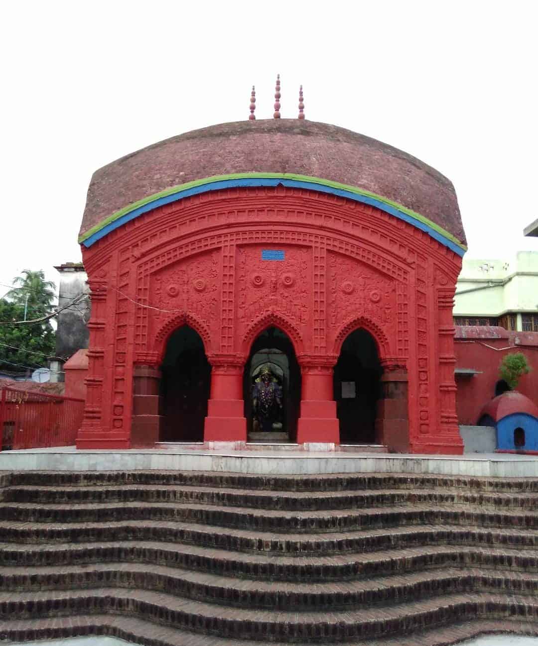 চন্দননগরের আরও অন্যতম কালীক্ষেত্র হল সিদ্ধেশ্বরীর কালীমন্দির। 