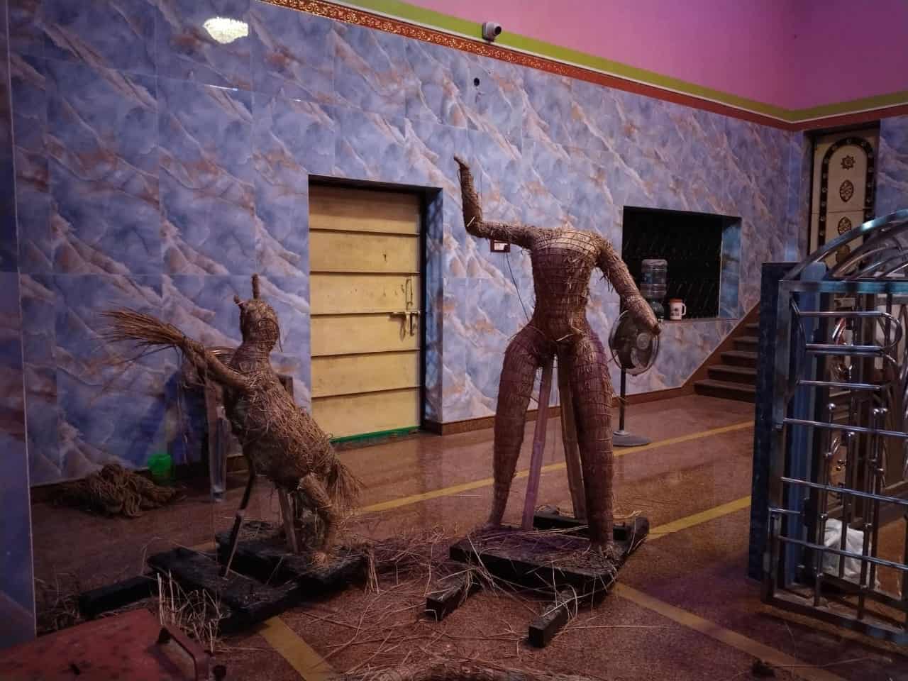 এখন প্রতি বছরই এই পুজোর প্রতিমা হয় ৪২ ফুটের। 