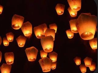 ফানুস প্রথম তৈরি হয়েছিল চিনে। পরবর্তী কালে পর্তুগীজ বণিকদের হাত ধরে তা ছড়িয়ে পড়ে ইউরোপের বিভিন্ন দেশে। তার পরে পৃথিবীর নানা প্রান্তে। চিনে কিন্তু এই আকাশ লণ্ঠন মোটেই উৎসবের অঙ্গ ছিল না, বরং তা ছিল বিপদ সঙ্কেত। যুদ্ধে শত্রুপক্ষের আক্রমণের মুখে পড়লে সাহায্য চেয়ে আকাশে উড়ত ফানুস।  