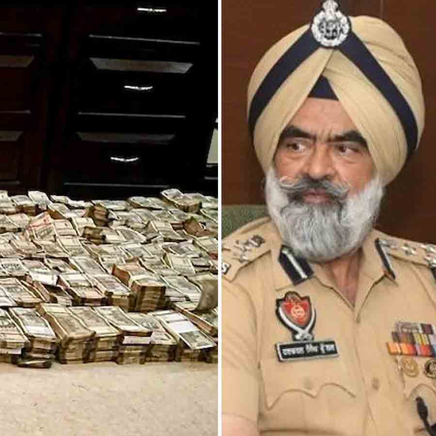 CBI arrested an IPS officer of bribe case in Punjab