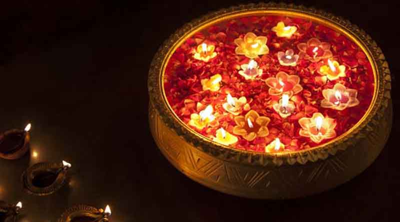 হাসি, গান আর আনন্দ নিয়ে কাটুক আপনার উৎসবের দিনগুলি। আপনার চারপাশে খুশির রোশনাই ছড়িয়ে পড়ুক। শুভ দীপাবলি ও কালীপুজো।