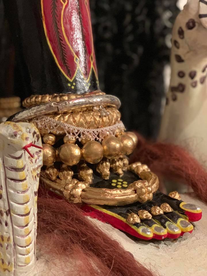 দাবি অনুসারে, এই স্বপ্নাদেশ পাওয়ার কিছু দিনের মধ্যেই মধ্যরাতে বাড়ির সদস্যরা নূপুরের শব্দ শুনতে পান! 