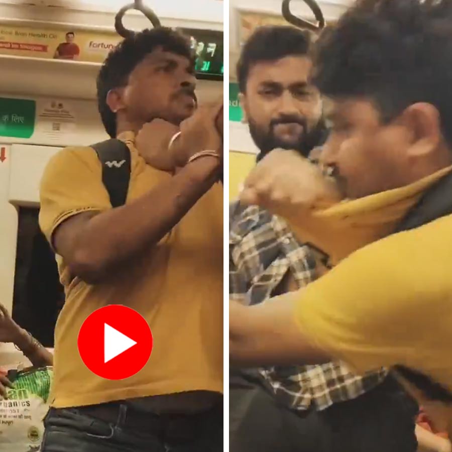 Video shows brawl between two passengers in Delhi Metro, Internet reacts