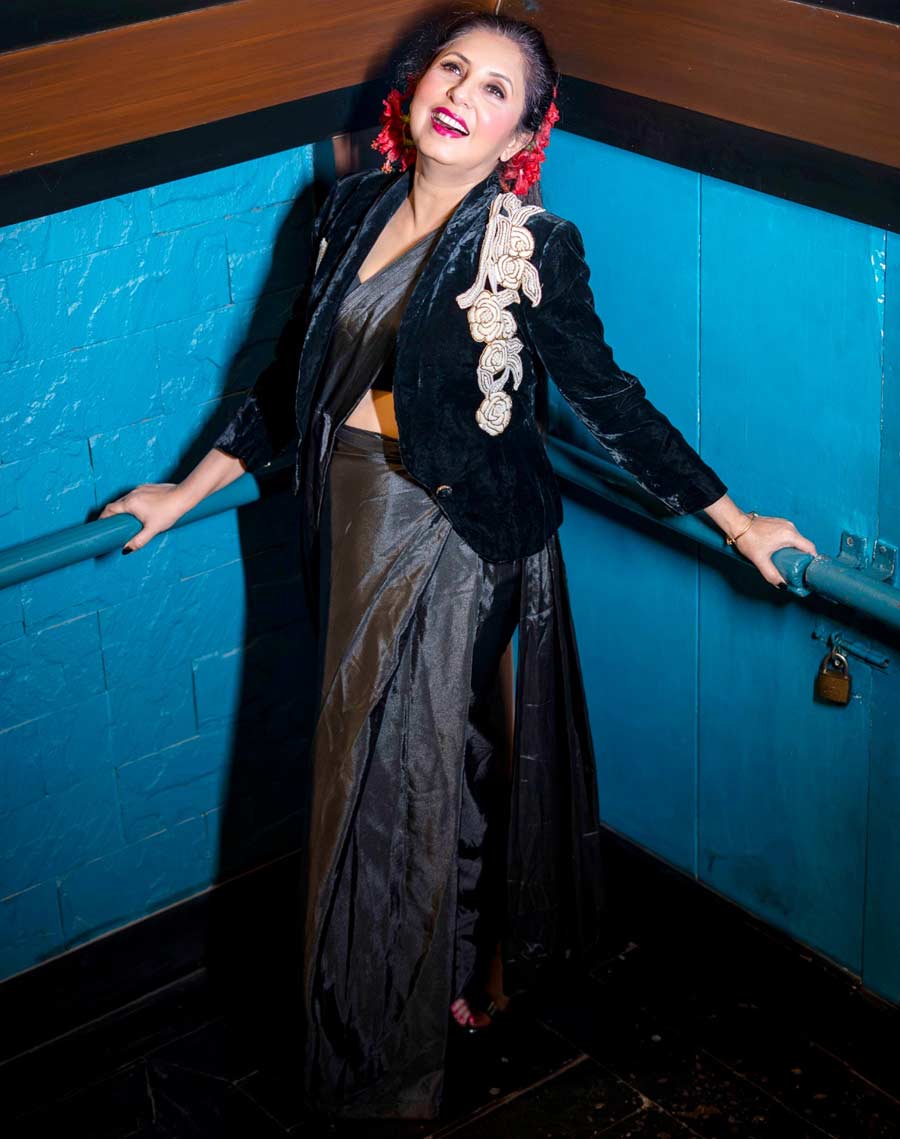 চৈতি ঘোষালের সাজ বলছে, উদ্‌যাপনে এমনই সাজে।