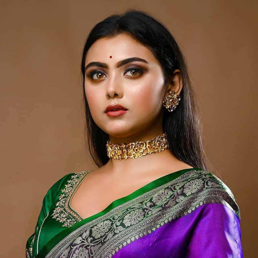 Bengali actresses Sudipa Chatterjee, Devlina Kumar, Idhika Paul, Darshana Banik, and Sweta Bhattacharya share their Dhanteras celebration plans